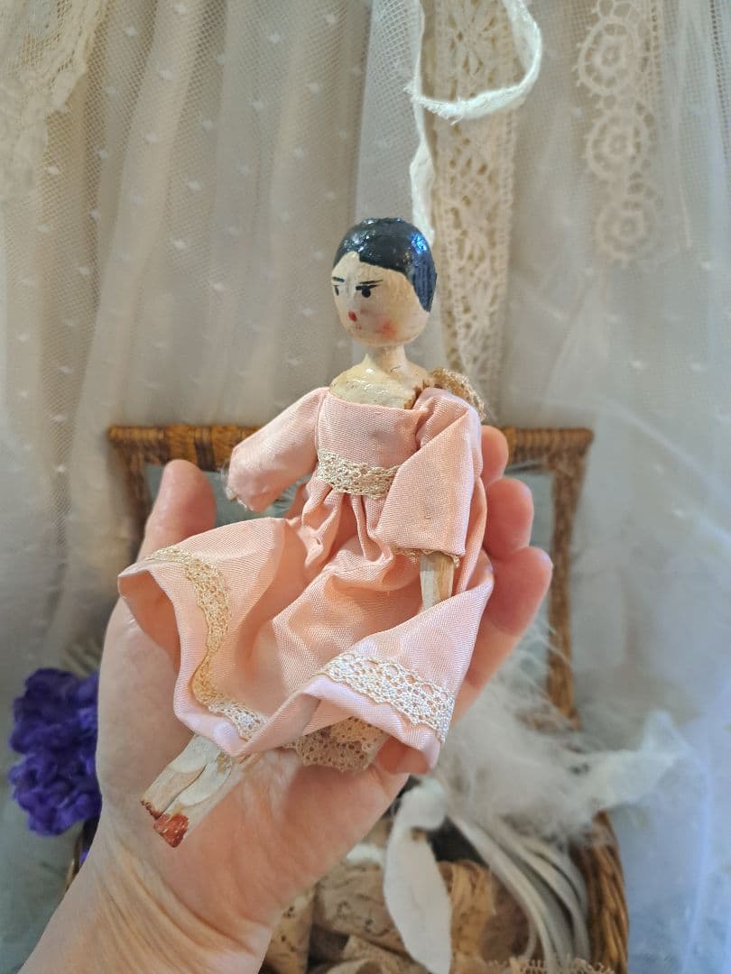 小さめ　ペグドール　座れる　ピンクドレス　　ミニョネット　アンティーク　ほのぼの