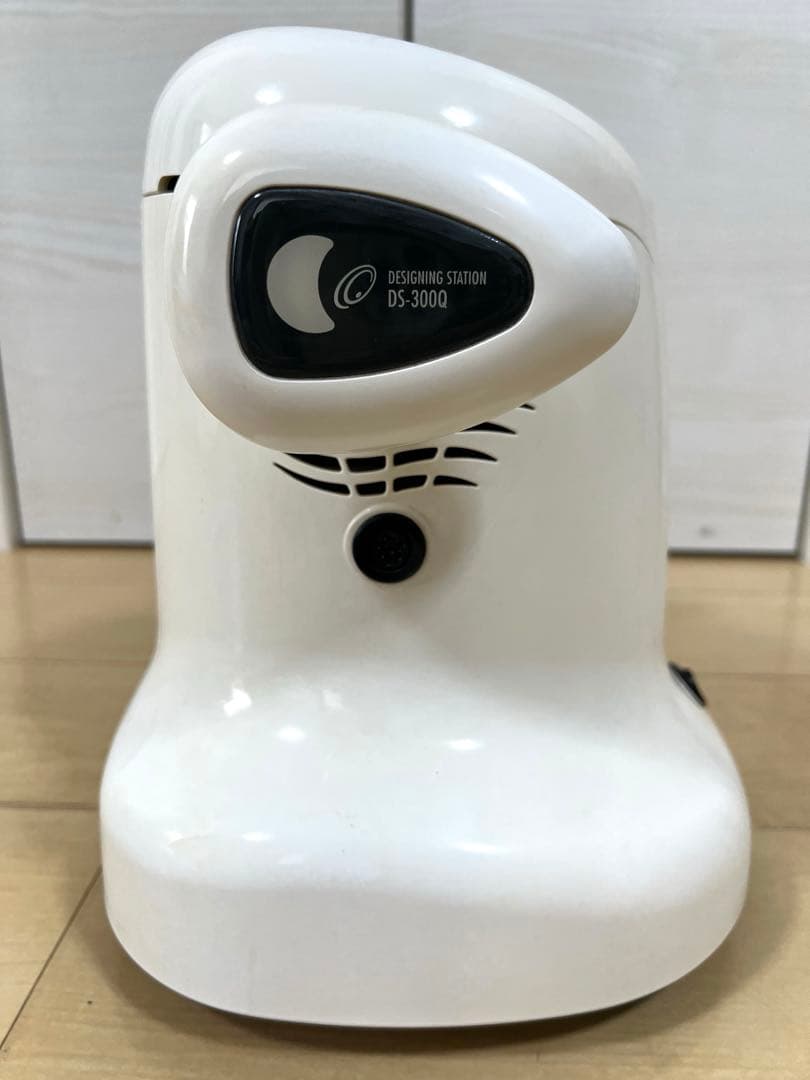 資生堂プロフェッショナル デザイニングステーションDS-300Q ホワイト
