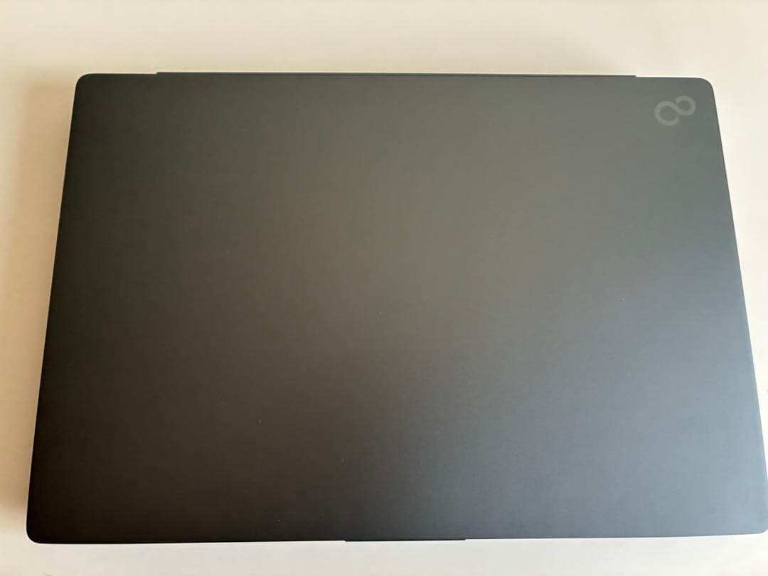 富士通 ノートパソコン グレー