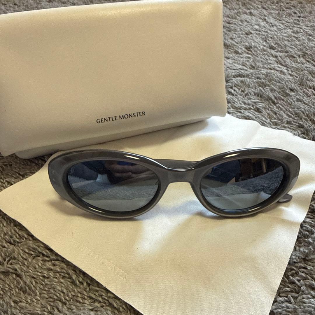 【最終値下げ】GENTLE MONSTER グレー サングラス ケース付き