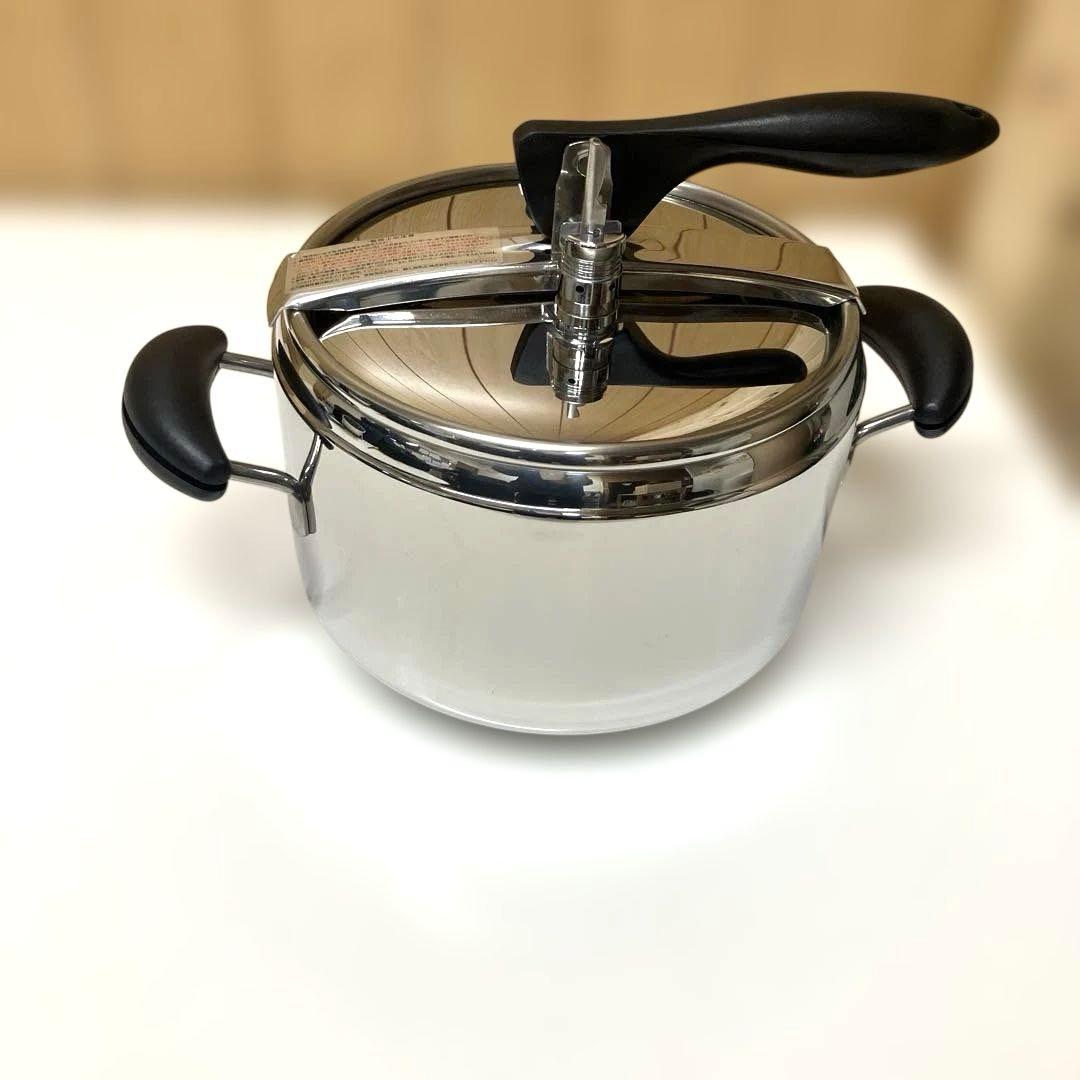 ESH013【未使用品】ステンレス 圧力鍋（Lagostina ）