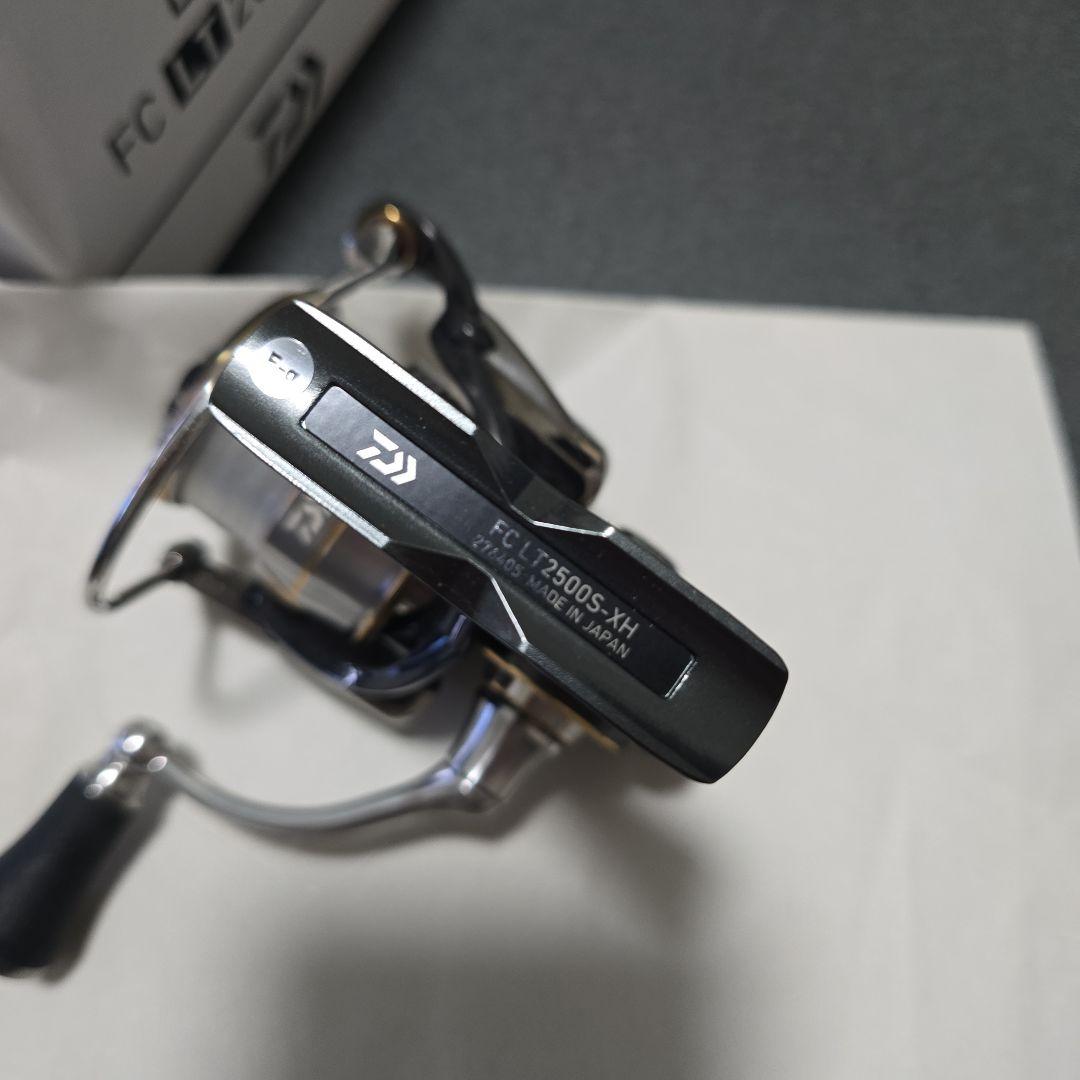 LUVIAS FC LT 2500S-XH スピニングリール