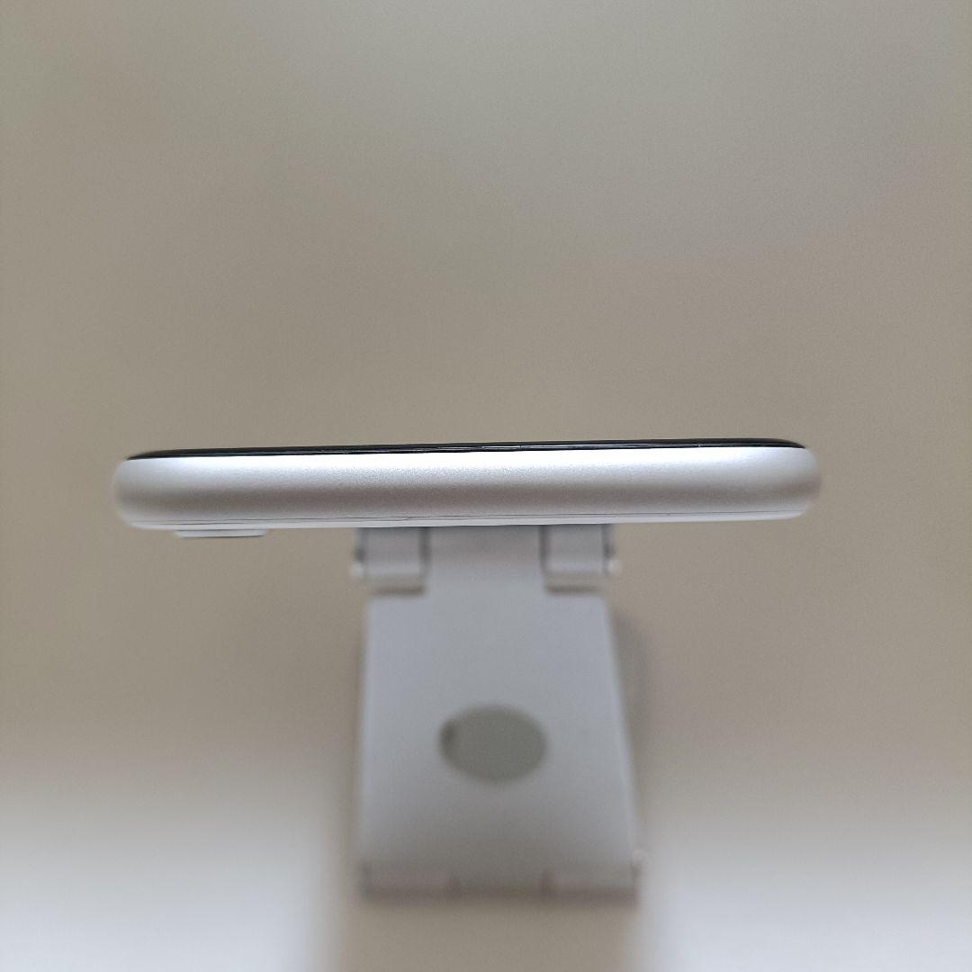 美品新品バッテリー iPhoneSE 第2世代 64GB SIMフリー100%