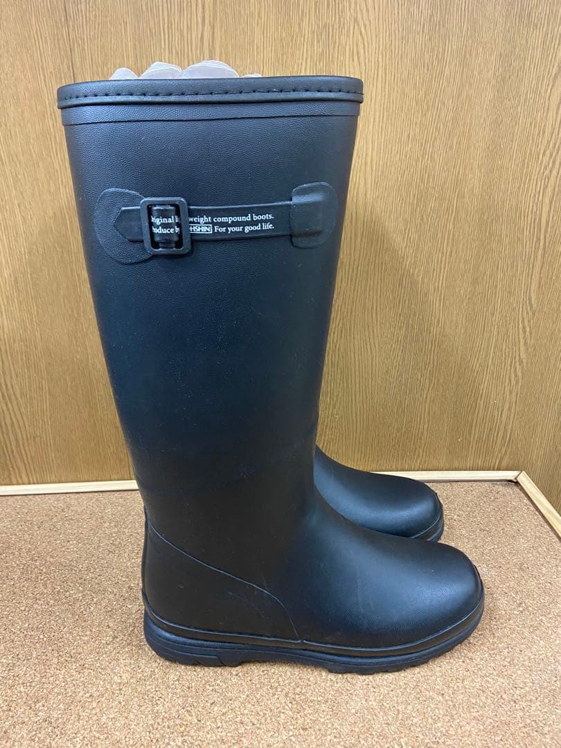 マロ1101新品　弘進婦人防寒長靴黒24㎝とミツウマ農業長靴　24㎝　2足