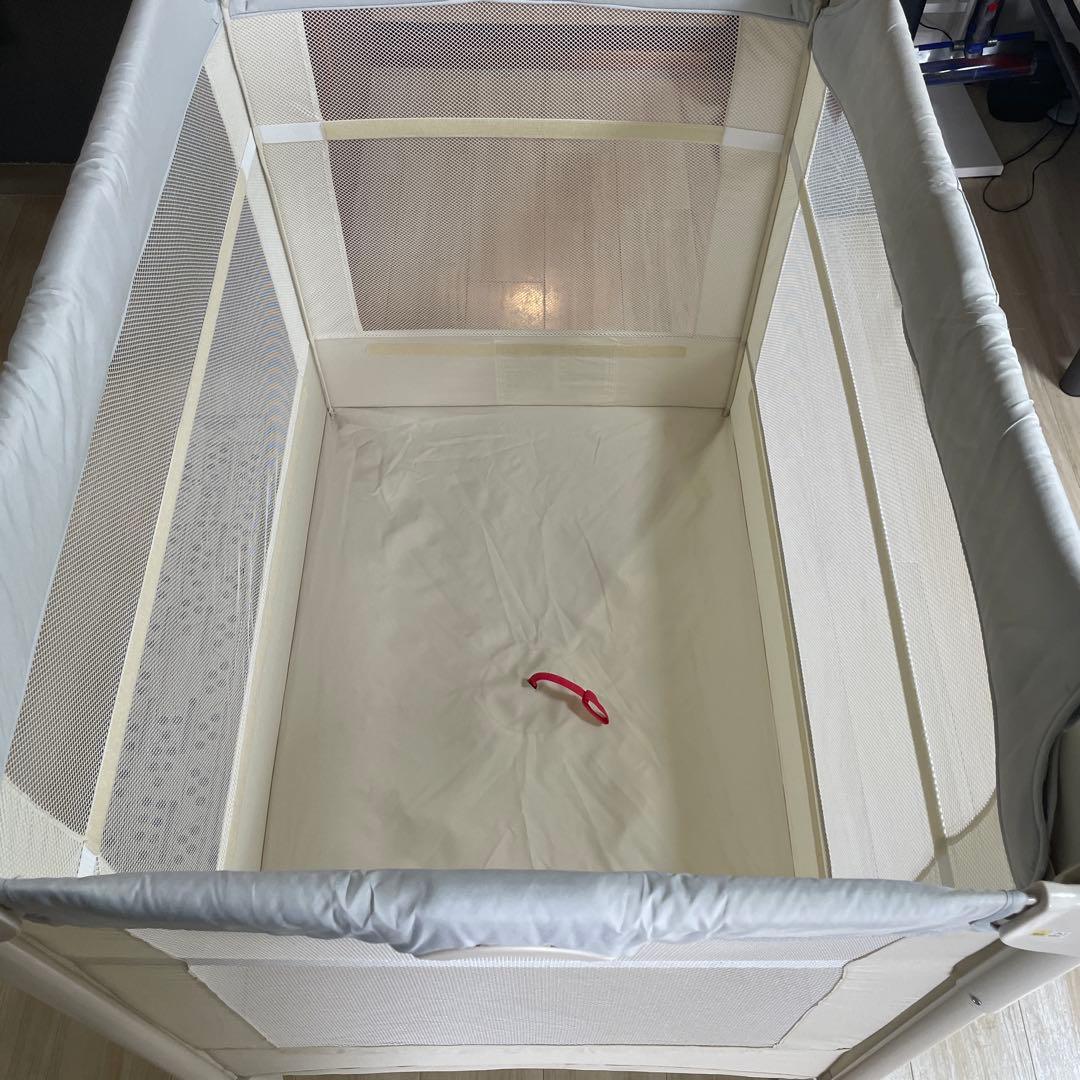 【美品】アップリカ ココネルエアープラス ミルクホワイト系 ベビーベッド