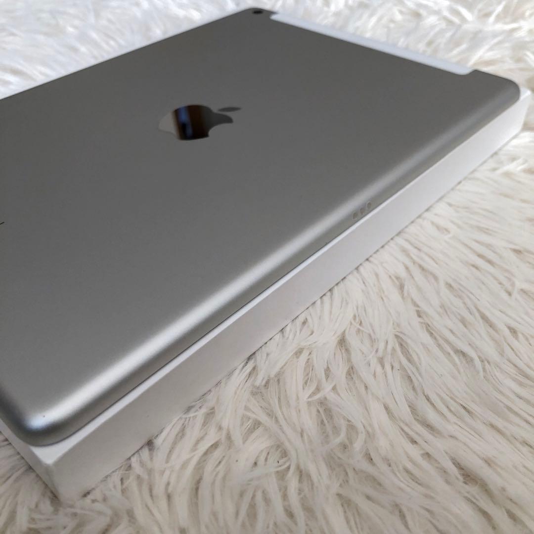 【完動品】iPad 第7世代 32GB SIMフリー【すぐ発送】　【付属品】