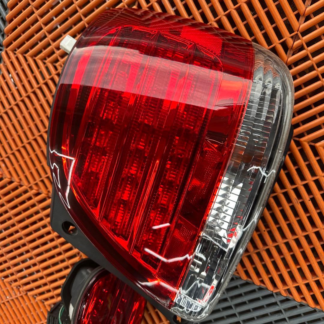 JZS161 アリスト　GS風赤白LEDテールランプ 4個セット