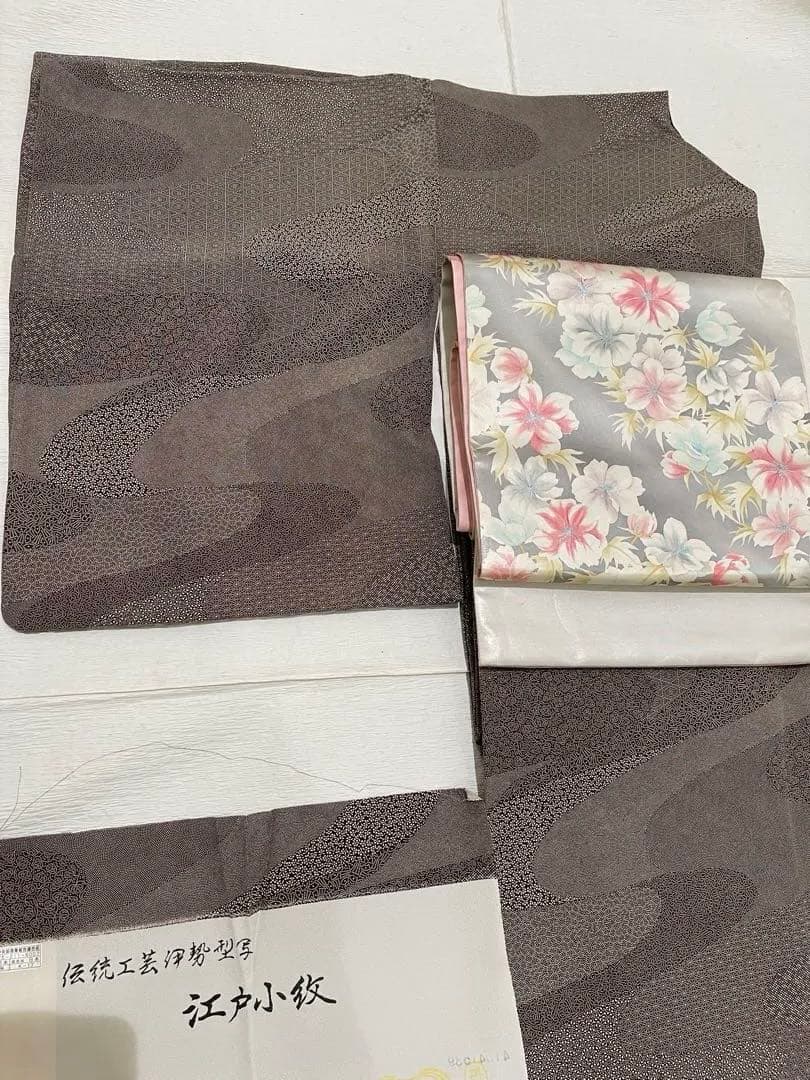 江戸小紋　ブラウン　仕立て上がり　正絹　銀花仙　撫松庵　丹後ちりめん　伊勢型写