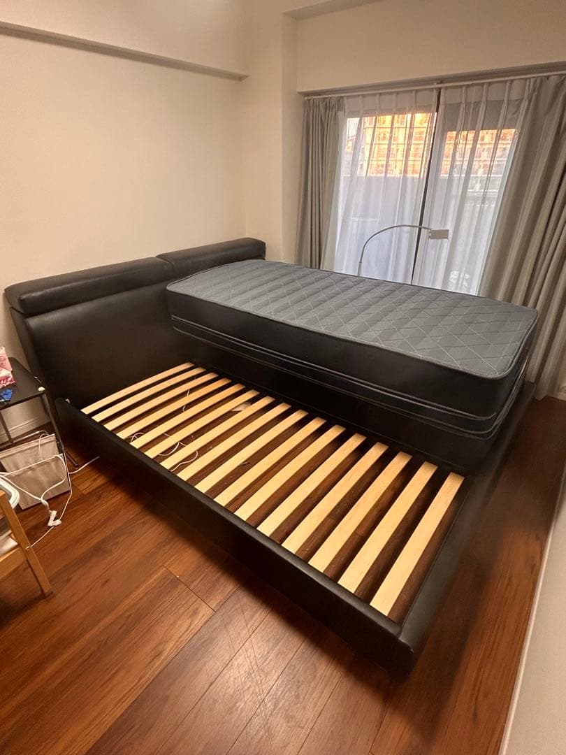 s*k様 ニトリ　クイーンベッドフレーム　引取のみ‼️