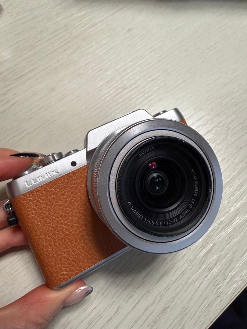 デジタルカメラ Panasonic LUMIX G DMC-GF7W