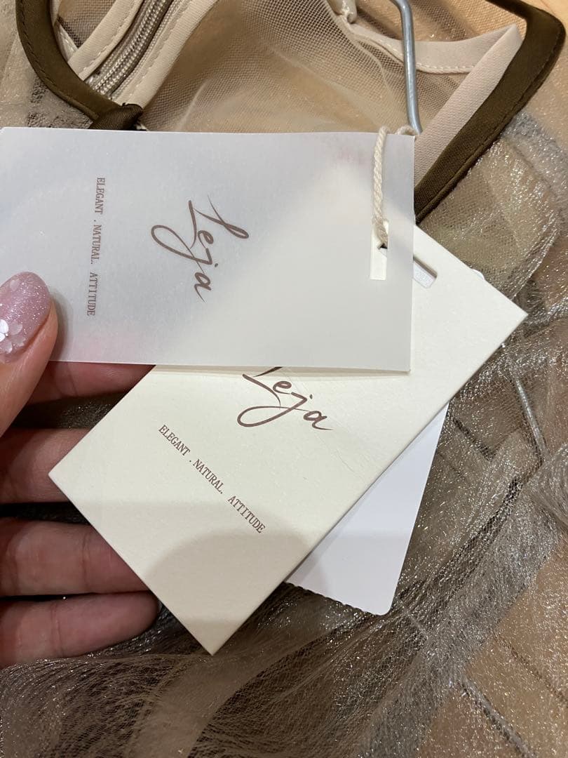 ラ*テ様 【新品タグ付き】LEJA チュールパイピングリーフベルトAラインドレス