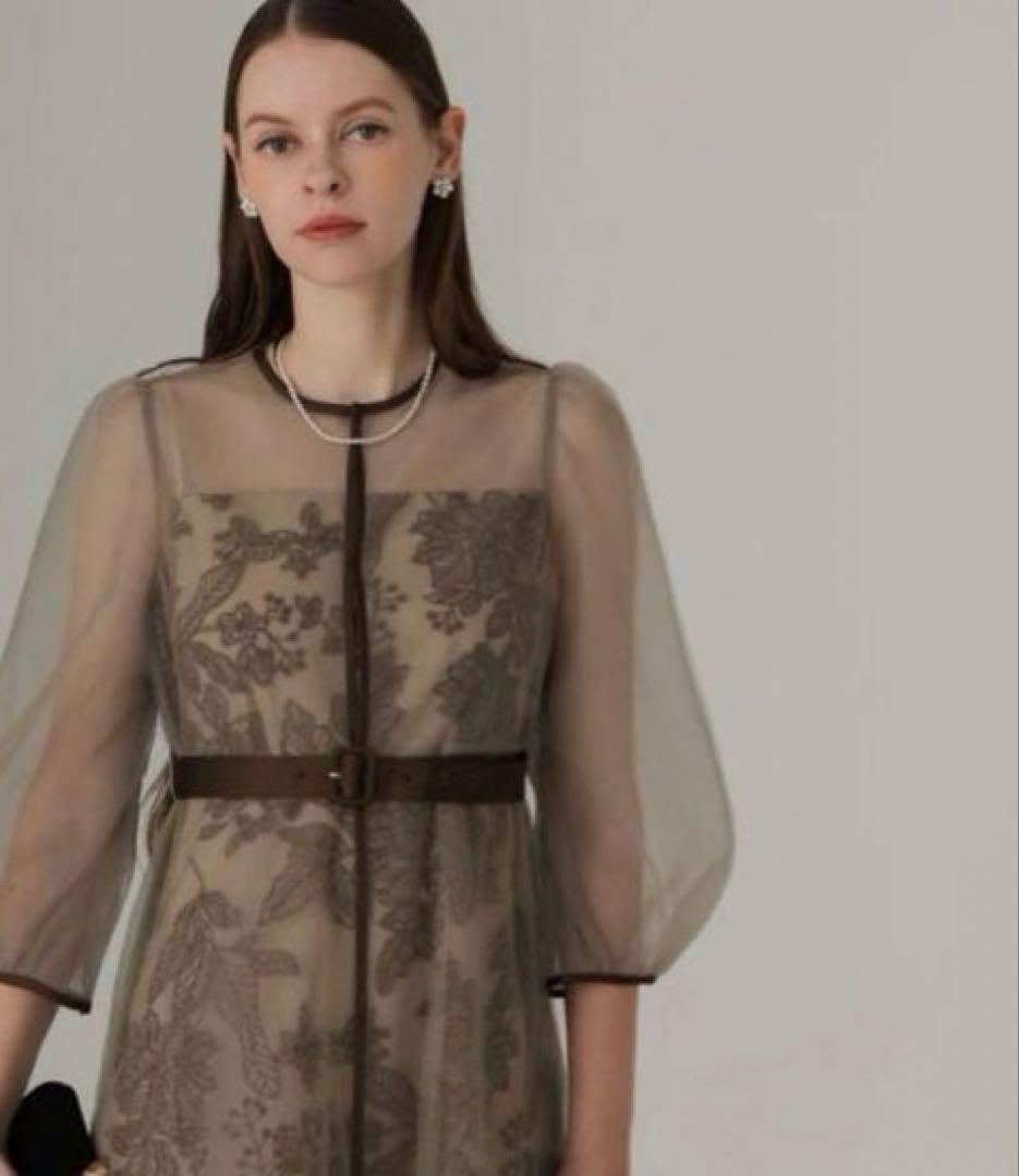 ラ*テ様 【新品タグ付き】LEJA チュールパイピングリーフベルトAラインドレス