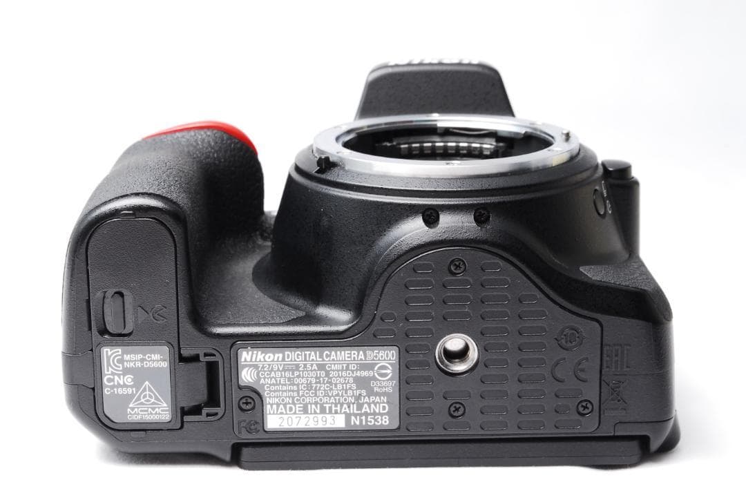 【ショット少ない】Nikon D5600 ダブルレンズ 初心者おすすめ