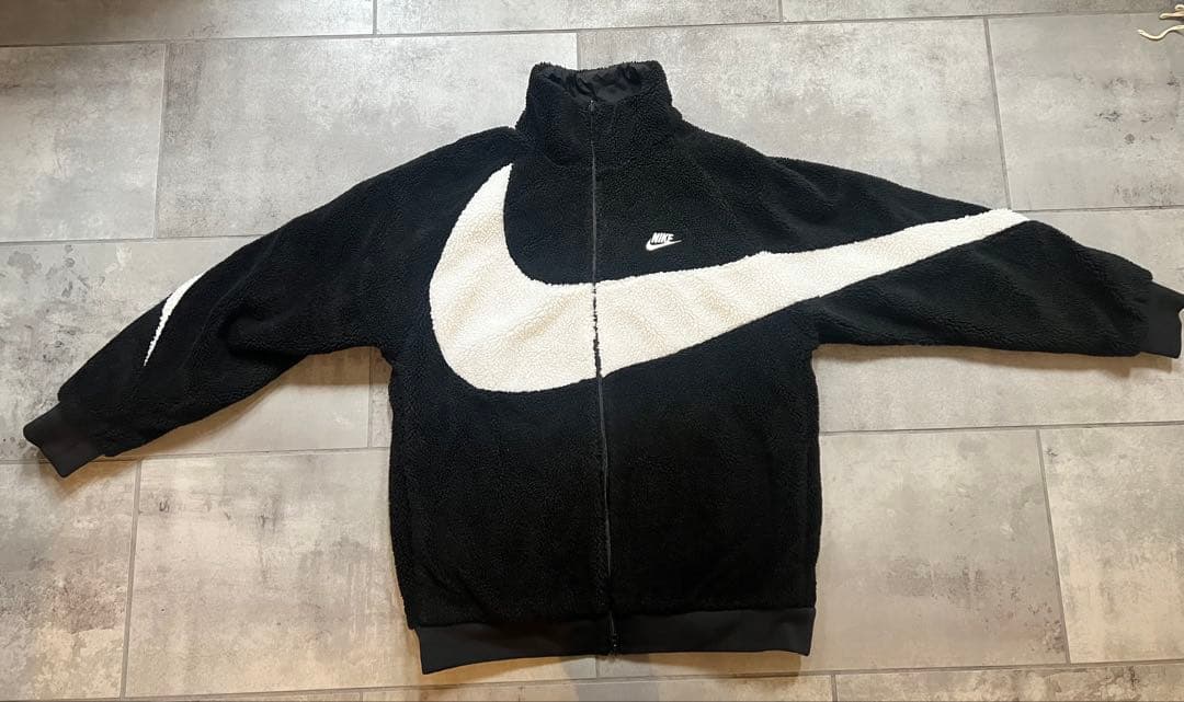 新品未使用Nike フリースボアジャケット リバーシブル　ビッグスウォッシュ