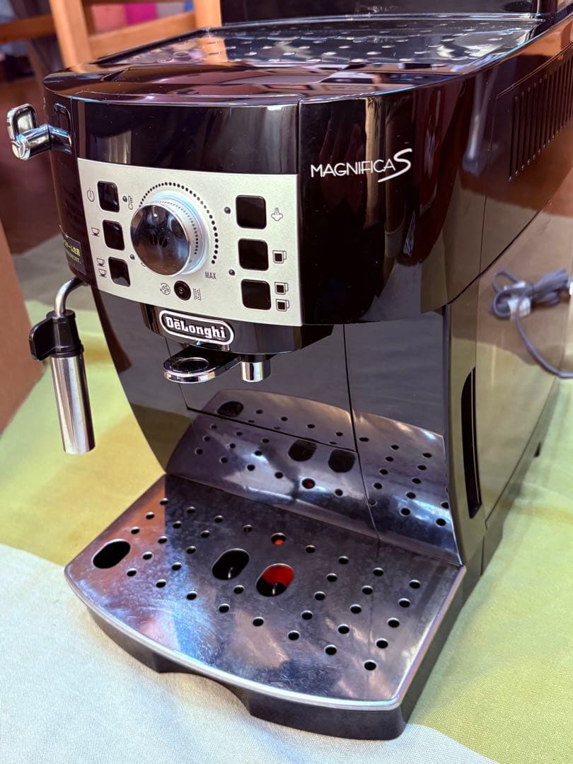デロンギ 全自動エスプレッソマシン マグニフィカS ECAM22112B