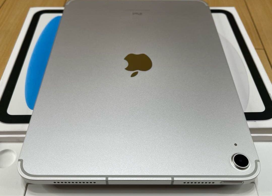 【超美品】Ipad第10世代Simモデルキーボードとカバー付き