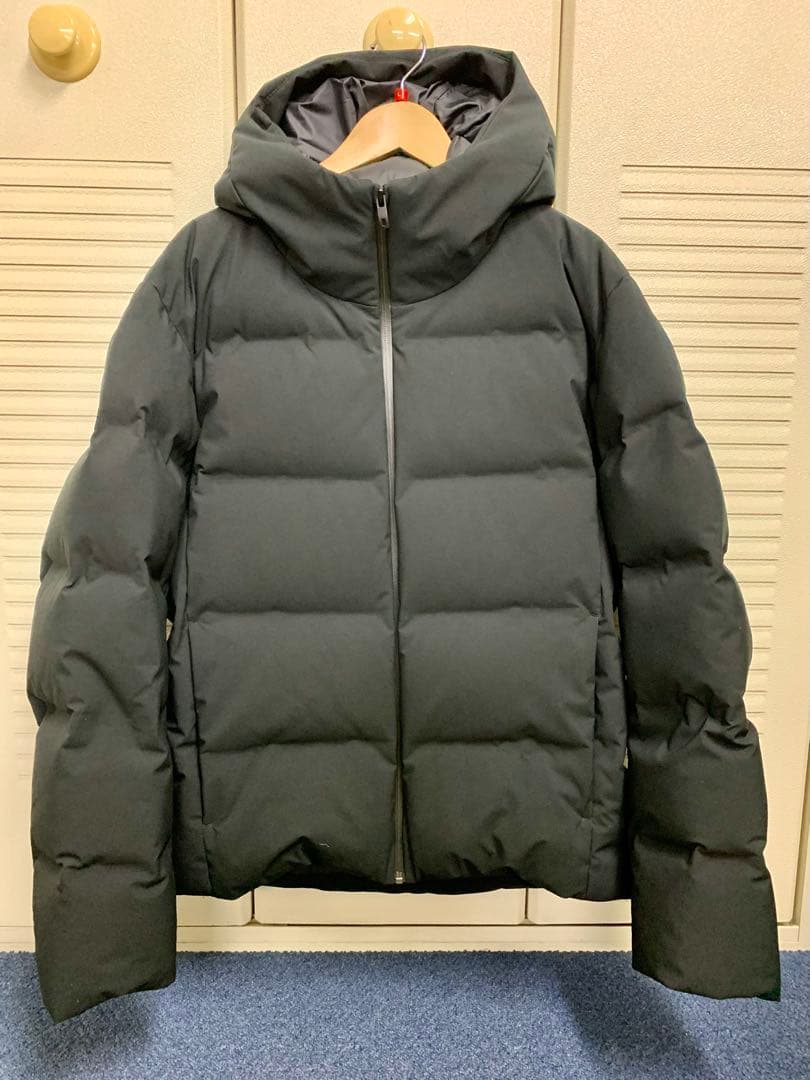 UNIQLO シームレスダウンパーカ Lサイズ（ブラック）