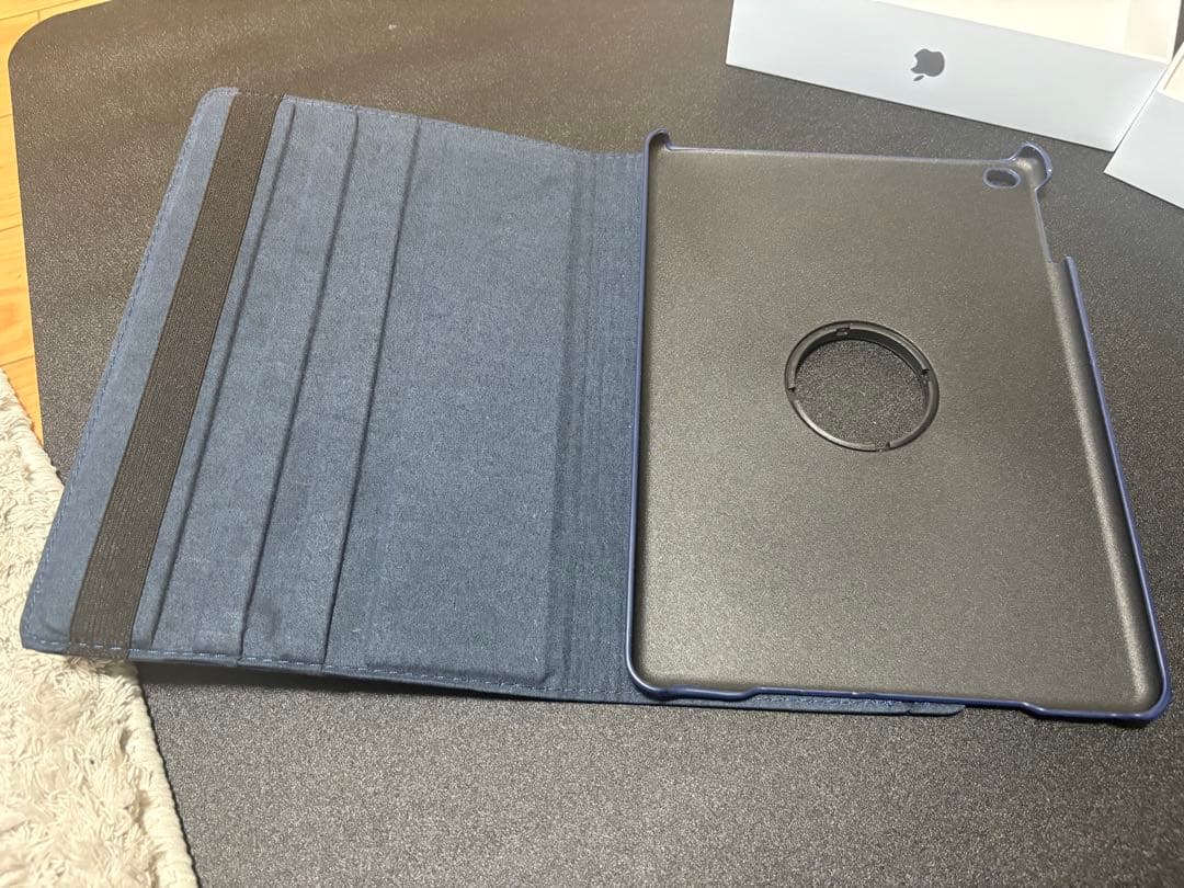 Apple iPad 第6世代 Wi-Fiモデル　スペースグレー