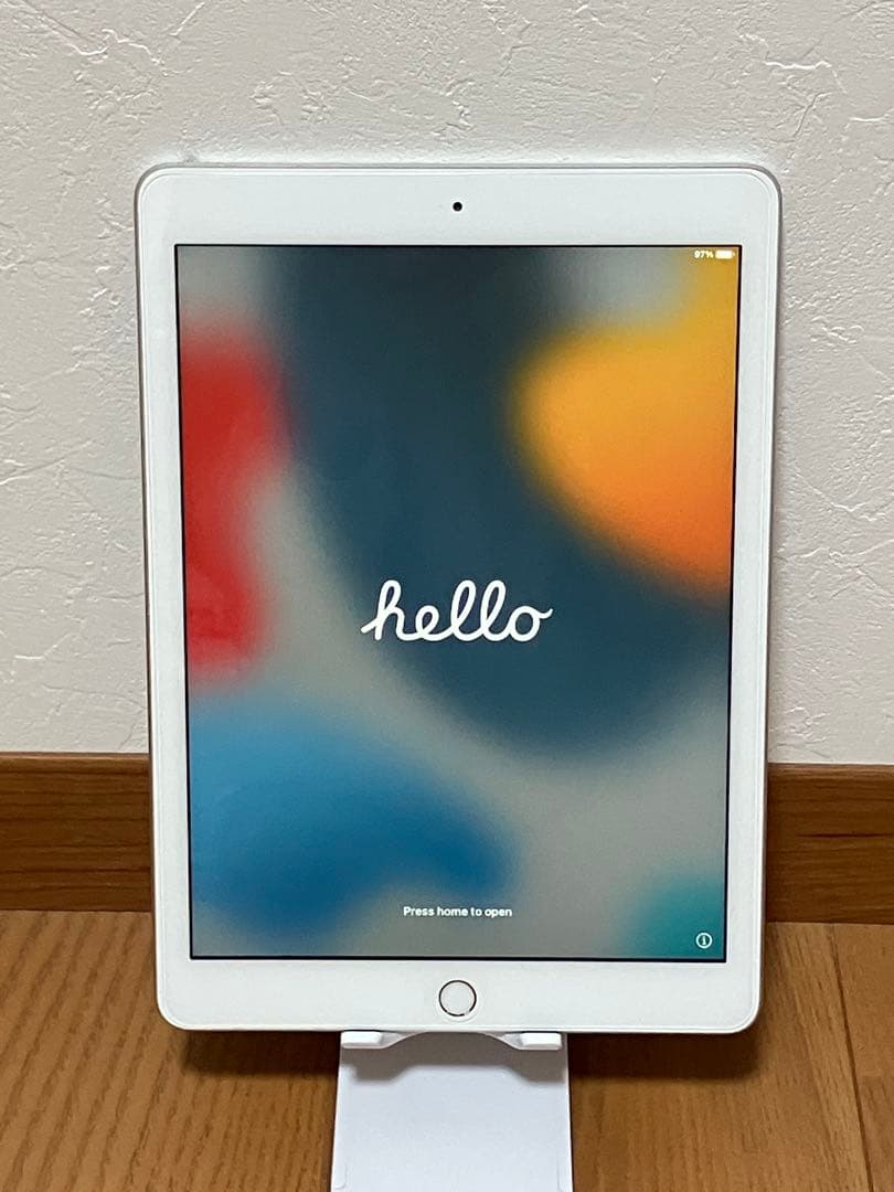 【美品】Apple iPad 第6世代 本体 シルバー 32GB