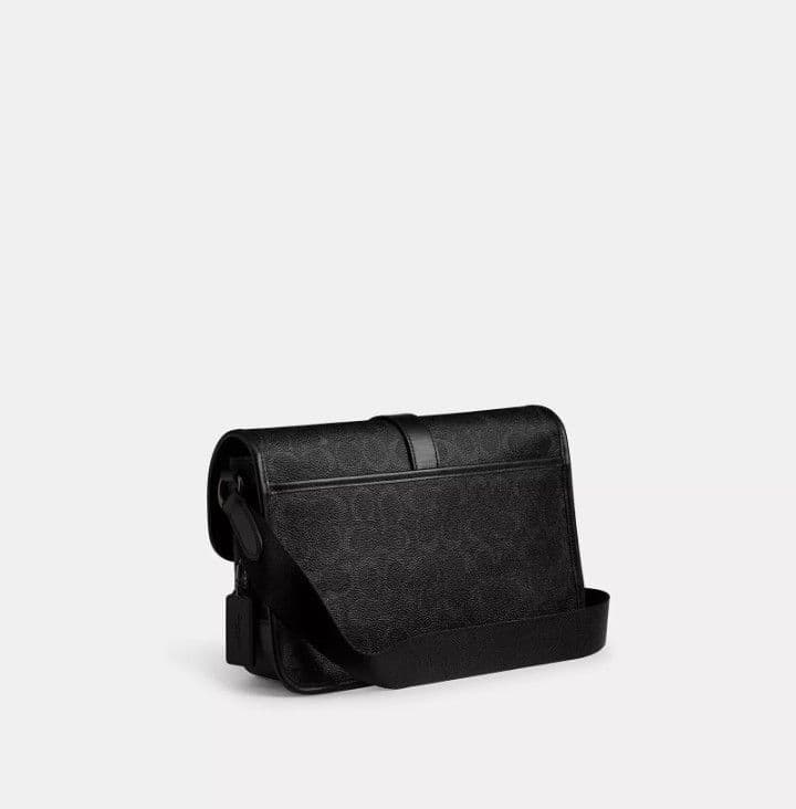 COACH メッセンジャーバッグ シグネチャーキャンバス　コーチ　ボディバッグ