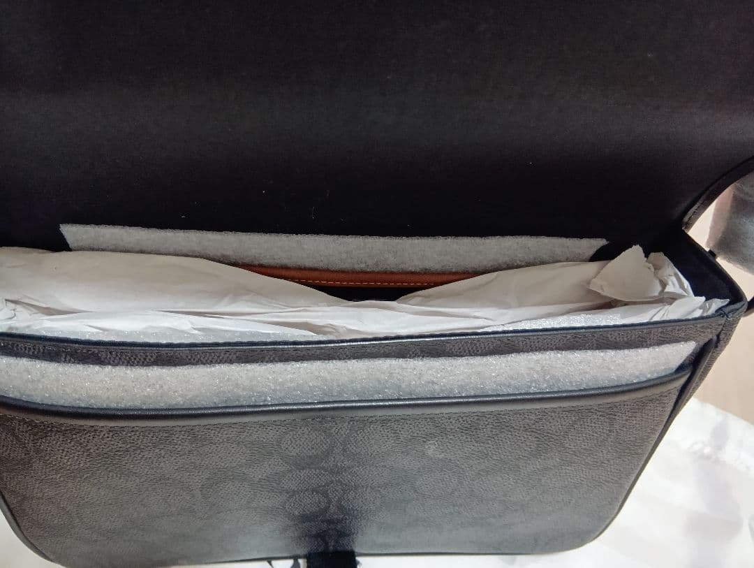 COACH メッセンジャーバッグ シグネチャーキャンバス　コーチ　ボディバッグ