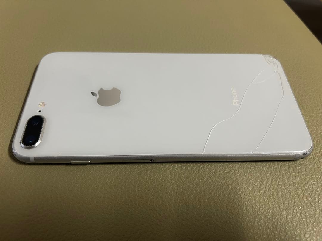 iPhone8 Plus 256GB SIMフリー 画面・背面割れ動作OK