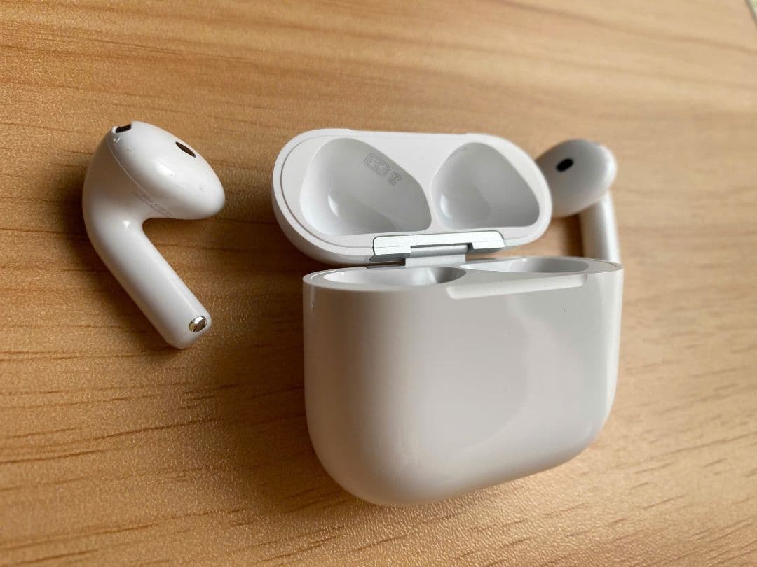 Apple AirPods 4（通常版・ANC非対応）