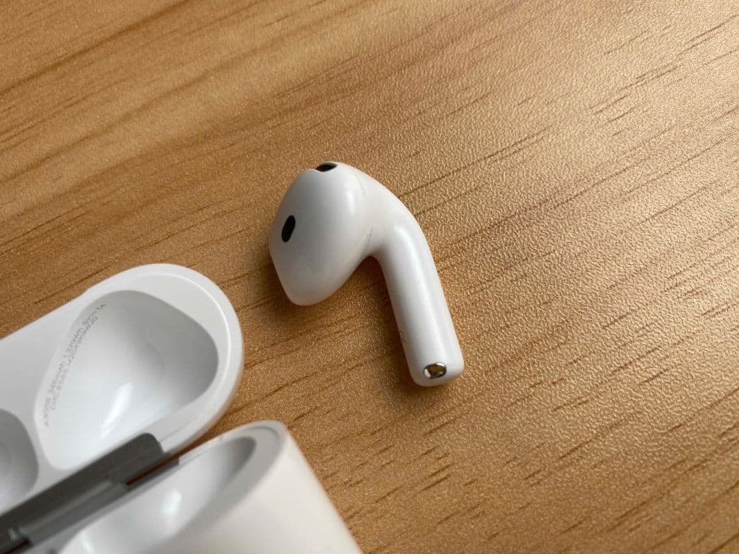 Apple AirPods 4（通常版・ANC非対応）