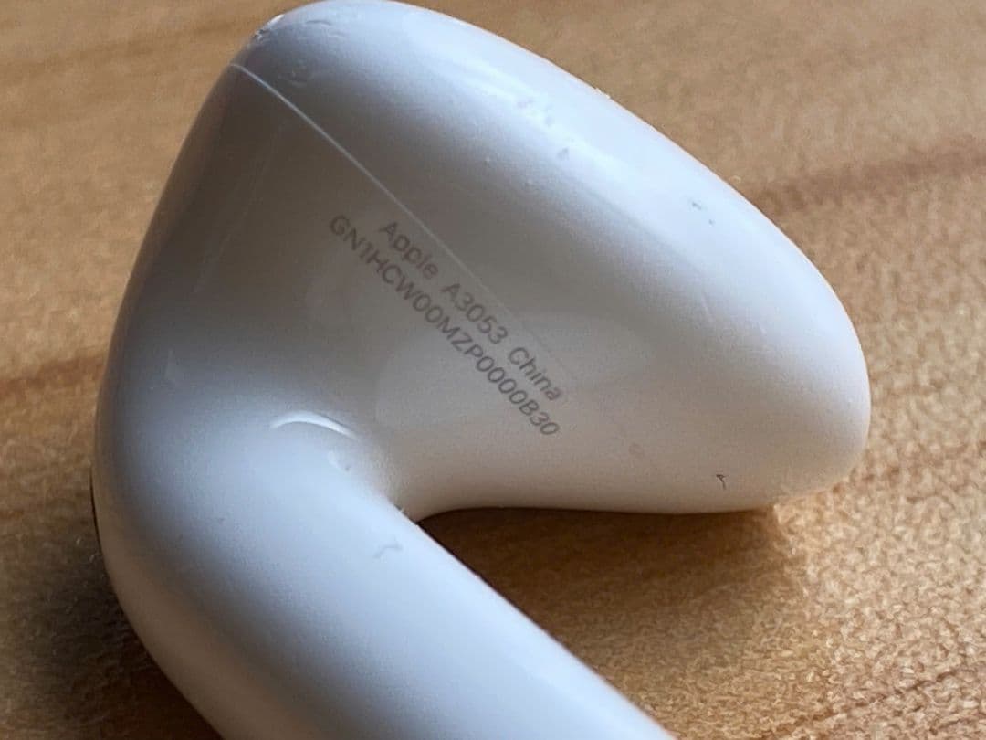 Apple AirPods 4（通常版・ANC非対応）