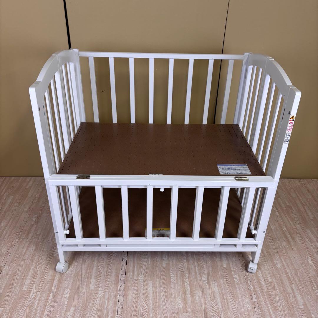 ☆除菌清掃済☆　☆綺麗☆　カトージ　ミニベッド　折りたたみ　ホワイト　扉開閉式