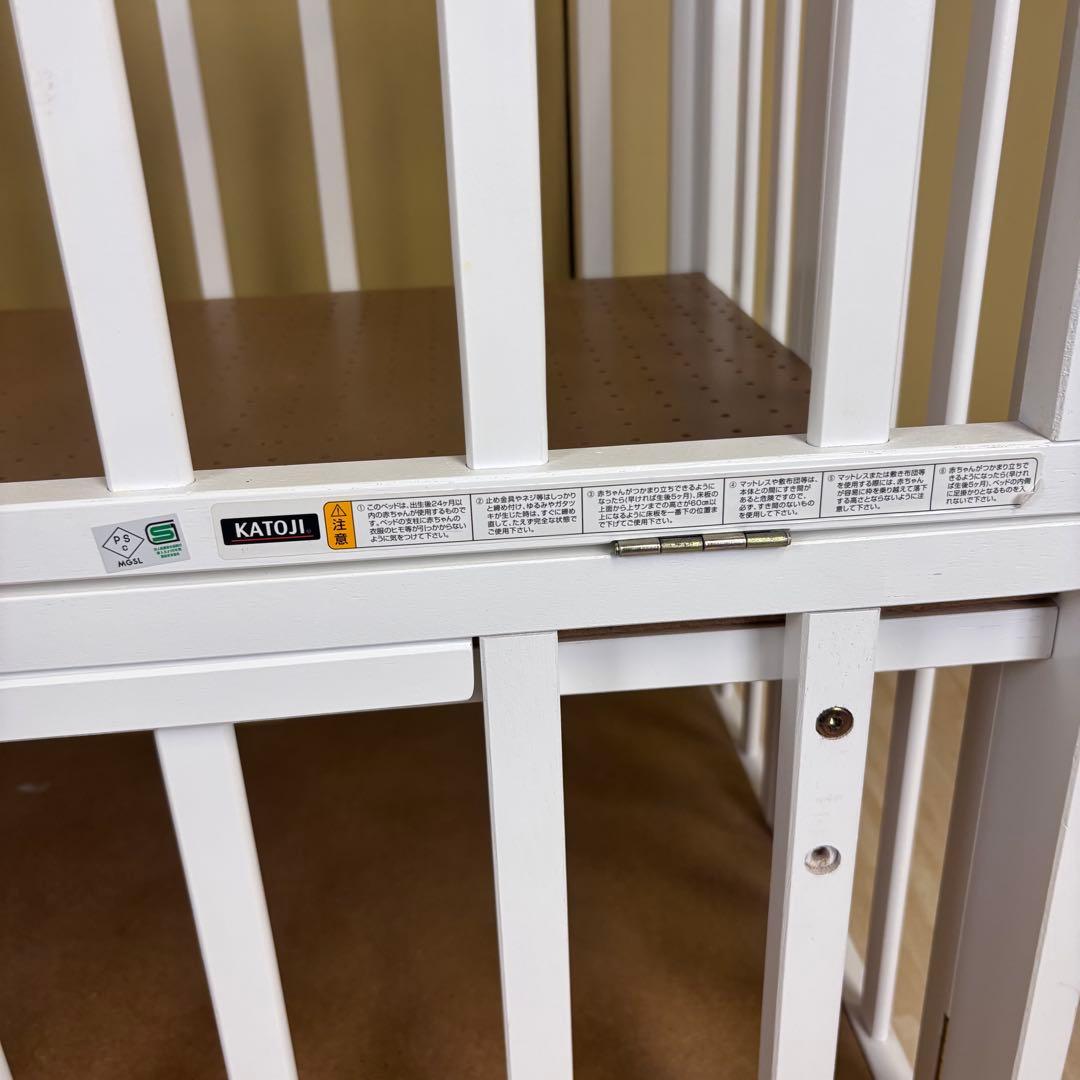 ☆除菌清掃済☆　☆綺麗☆　カトージ　ミニベッド　折りたたみ　ホワイト　扉開閉式