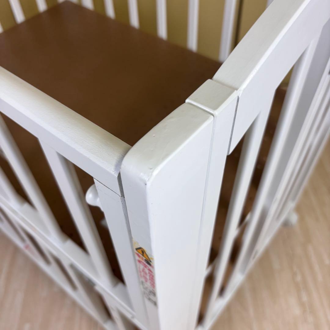 ☆除菌清掃済☆　☆綺麗☆　カトージ　ミニベッド　折りたたみ　ホワイト　扉開閉式