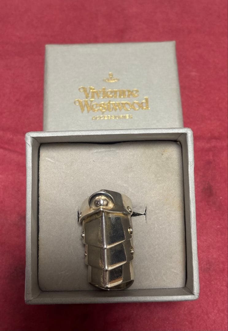 Vivienne Westwood シルバーアーマーリング