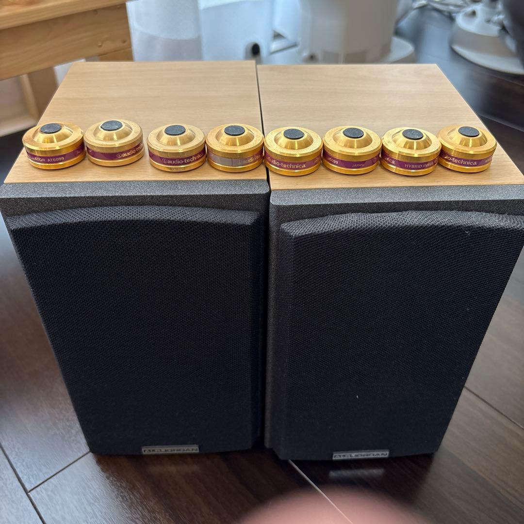 ジョーダン　エントリーS スピーカー　台座付き