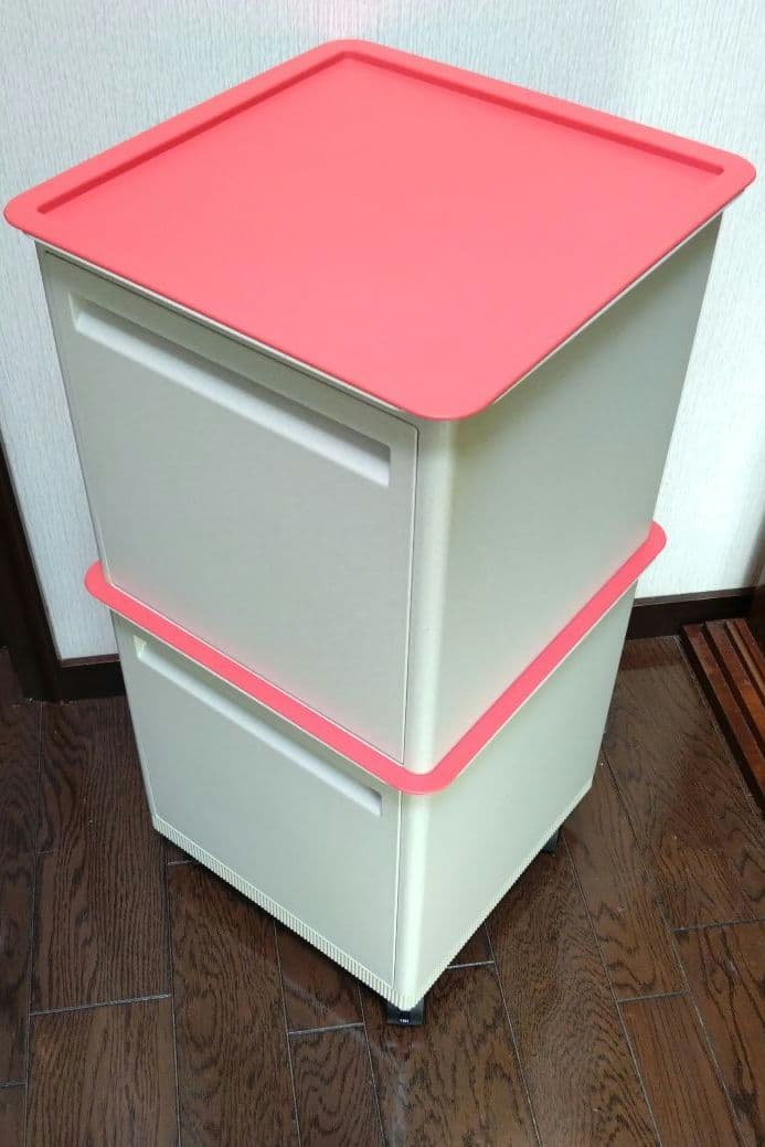 タッパウェア　 マルチオーガナイザー　ドア付き2段　＋　キャスター付パレット