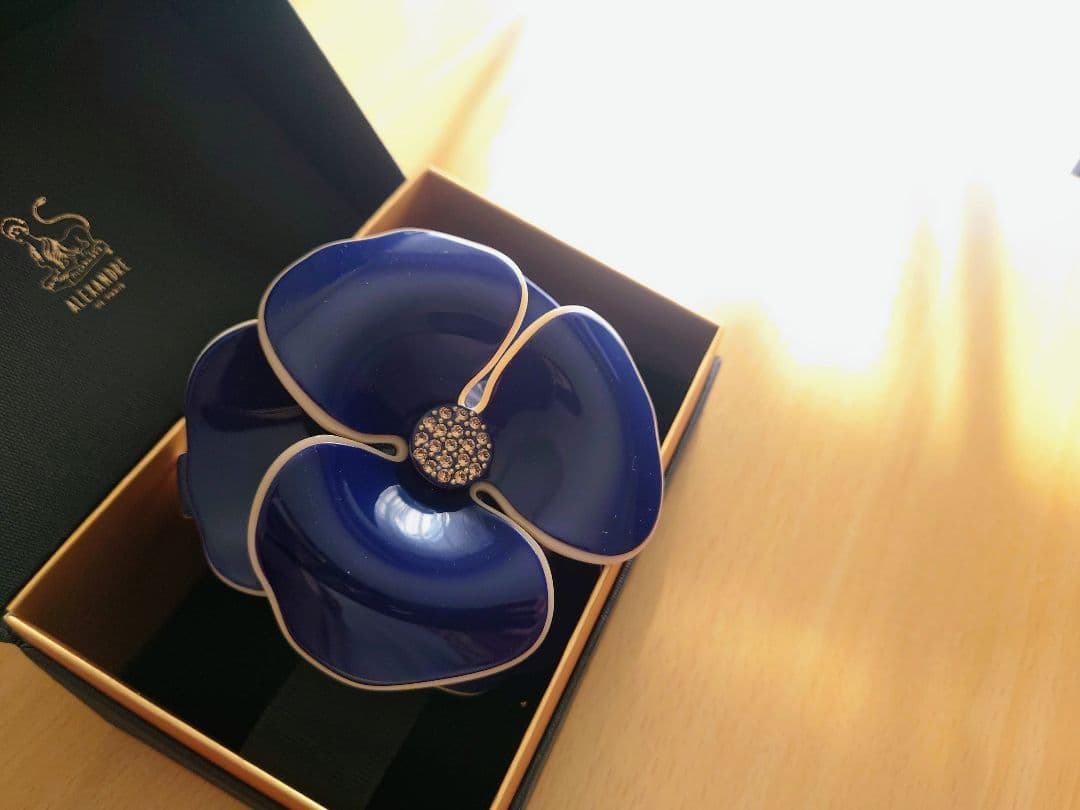 アレクサンドルドゥパリ カメリアバレッタ ネイビー×ベージュ 9cm