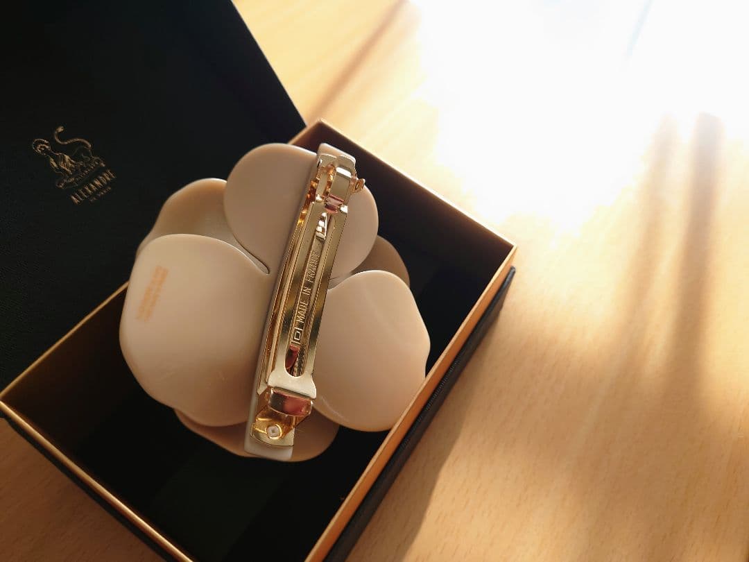 アレクサンドルドゥパリ カメリアバレッタ ネイビー×ベージュ 9cm