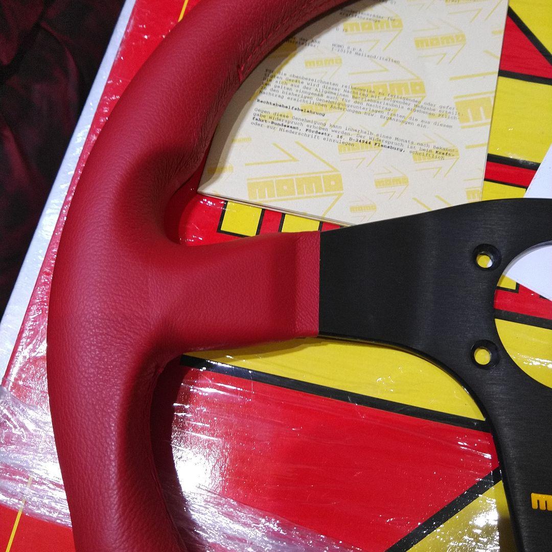 モモ momo コルセ corse レッド ステアリング