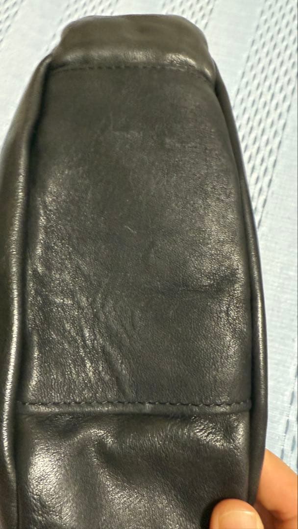 sot ハンドウォッシュレザー　ショルダーバッグ　黒