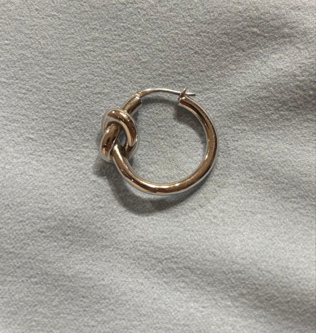 【片耳のみ】CELINE ノットフープ ピアス シルバー系 SCA1224