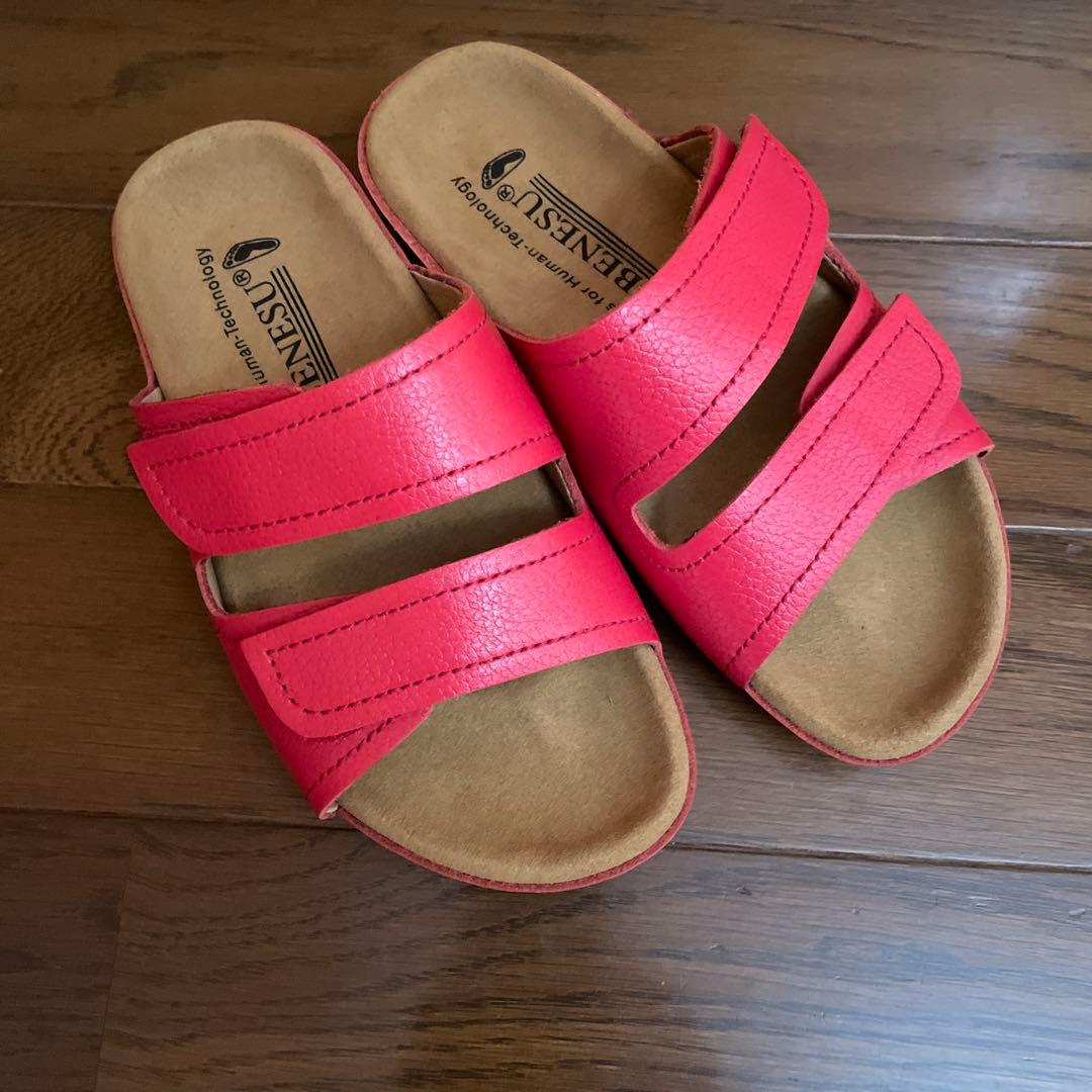 BENESU ベネッシュ　レッド サンダル