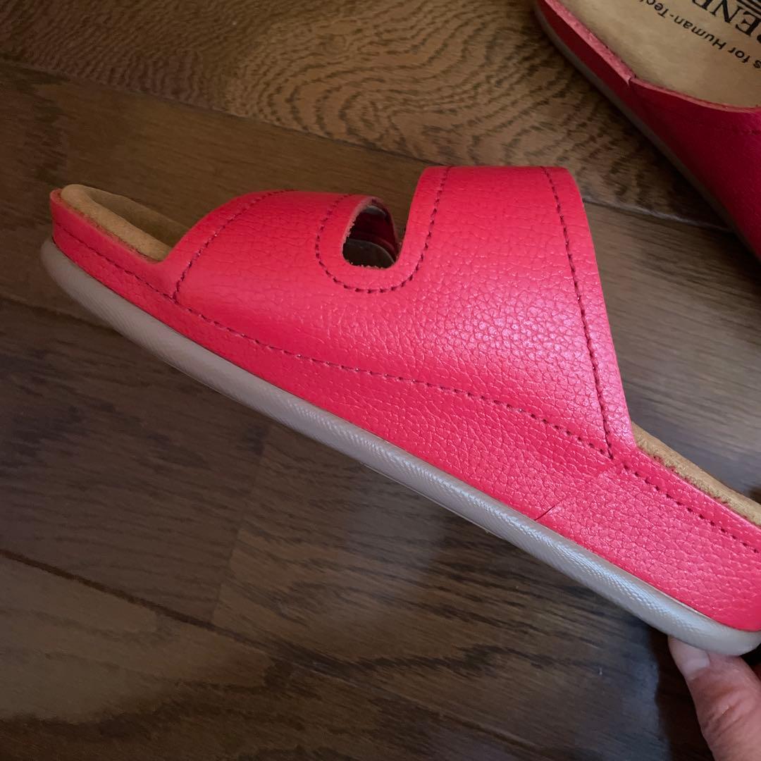 BENESU ベネッシュ　レッド サンダル