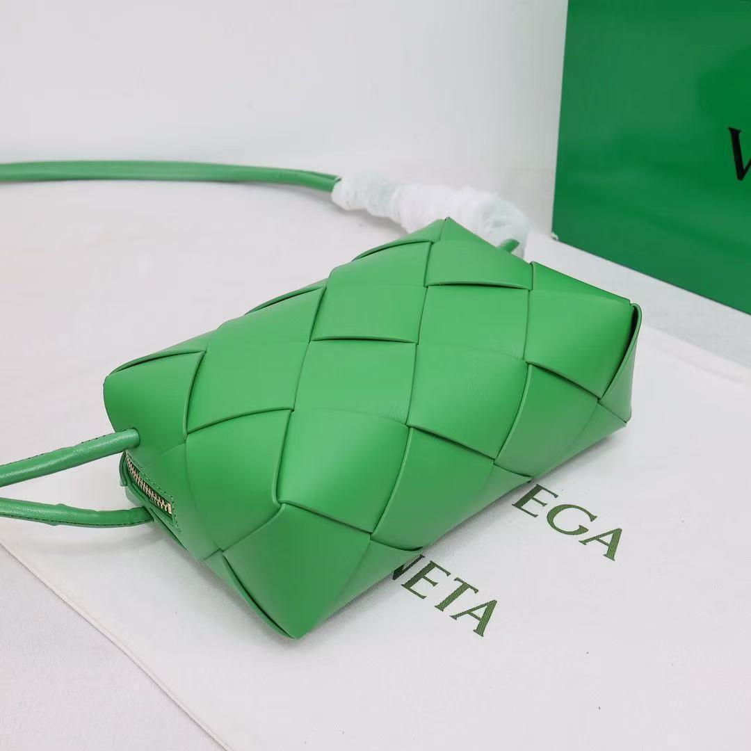 グリーン ショルダーバッグ マキシイントレチャート カセット 斜め掛け