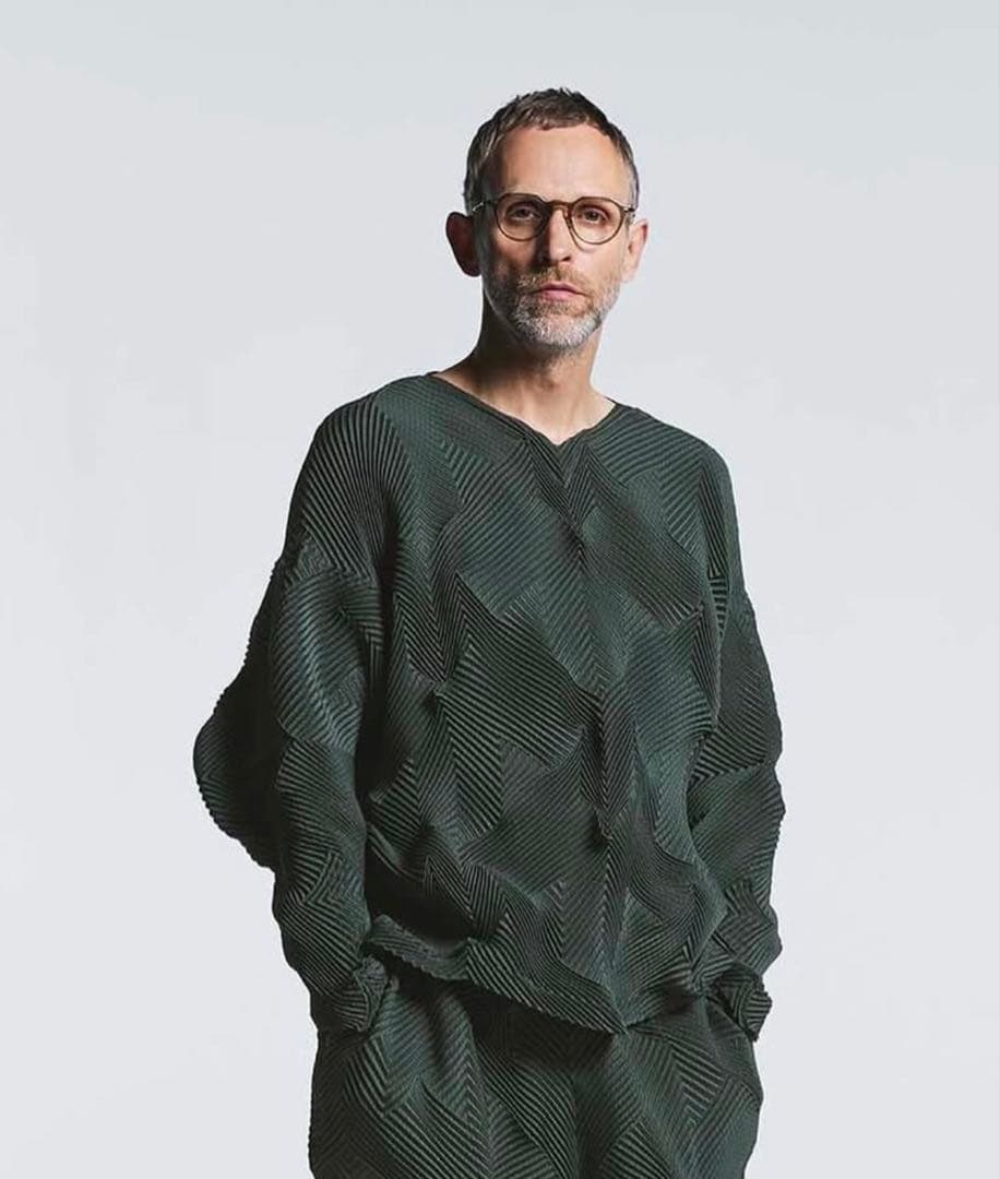 APOCABLE ISSEYMIYAKE TYPE-O010 トップス