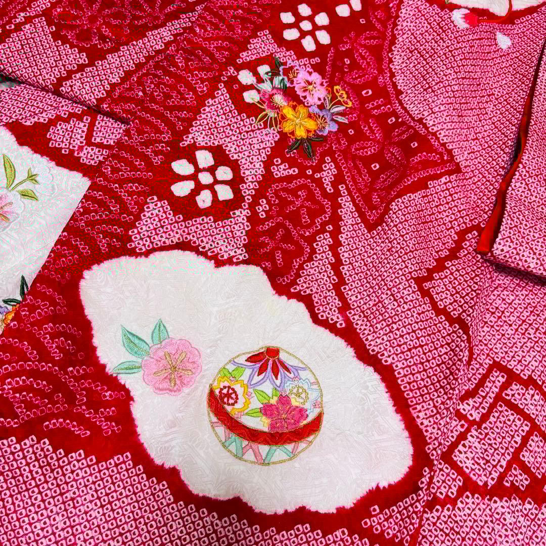 専用 【新品未使用】豪華総絞り 総刺繍 正絹 お宮参り 産着 長襦袢付 赤