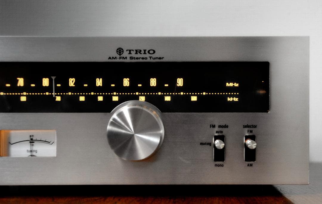 【来る4月計画の福岡分移転の処分価格】TRIO KT-3300 チューナー ♪