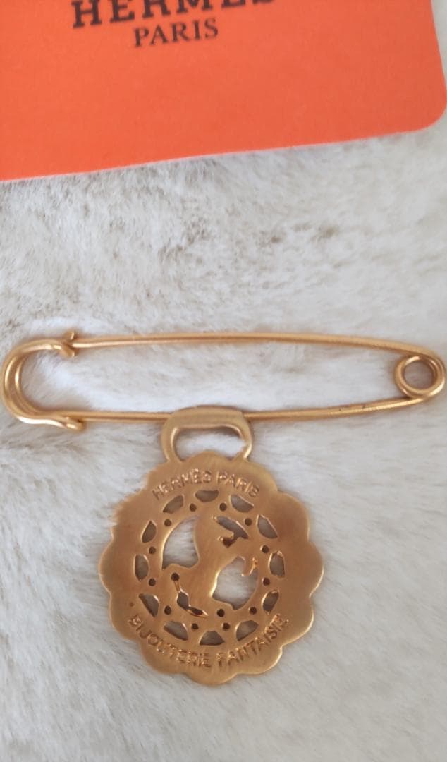 おにぎり♡【極美品】エルメス　 CHEVAL ピンブローチ　ホースモチーフ