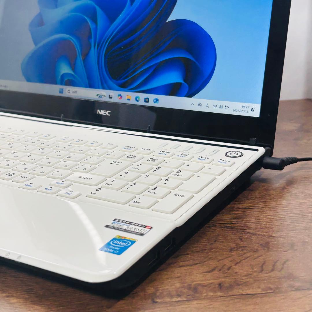 高性能i7/SSD256/8GB NECノートパソコン オフィス付きWin11
