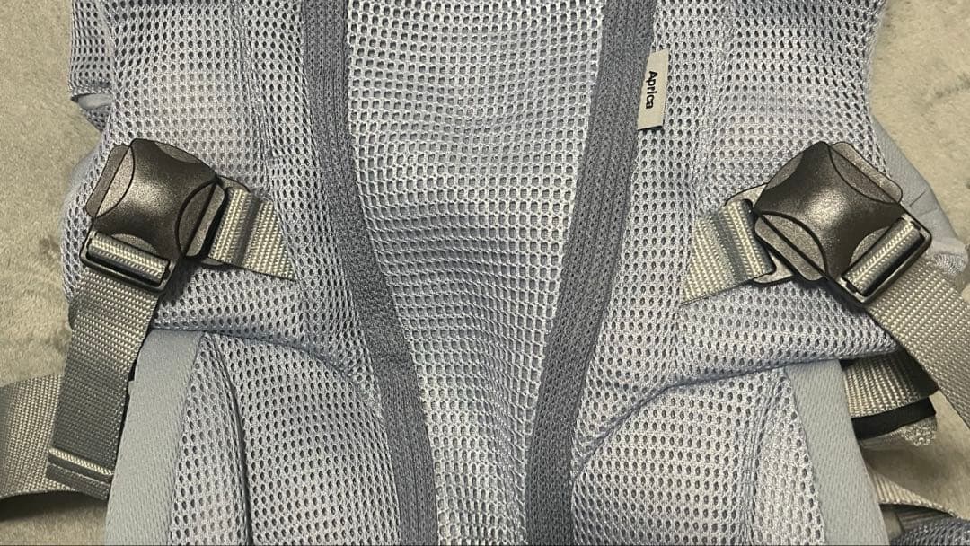 ☆付属品完備☆Apricaラクリス 抱っこ紐☆グレー