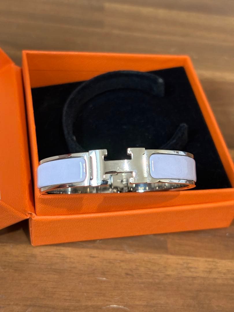 HERMES パープルエナメルバングル 《クリックH》